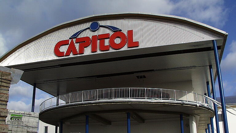 Das Capitol im Mainfrankenpark bei Dettelbach steht vor einer ungewissen Zukunft: Die Betreiberfirma der Disco hat am Amtsgericht Mosbach Insolvenz angemeldet. Archivfoto: Korb Das Capitol im Mainfrankenpark bei Dettelbach steht vor einer ungewissen Zukunft: Die Betreiberfirma der Disco hat am Amtsgericht Mosbach Insolvenz angemeldet. Archivfoto: Korb