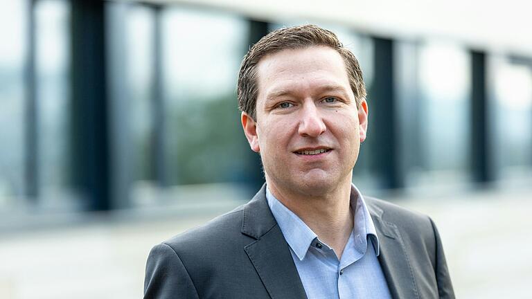 Prof. Dr. Marcel Romanos ist Direktor der Würzburger Kinder- und Jugendpsychiatrie an der Uniklinik Würzburg. Prof. Dr. Marcel Romanos ist Direktor der Würzburger Kinder- und Jugendpsychiatrie an der Uniklinik Würzburg.
