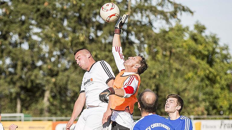Nicht nach oben, sondern nach unten geht es in der kommenden Saison für den TSV Westheim (links Mauritz Raab). Nicht nach oben, sondern nach unten geht es in der kommenden Saison für den TSV Westheim (links Mauritz Raab).