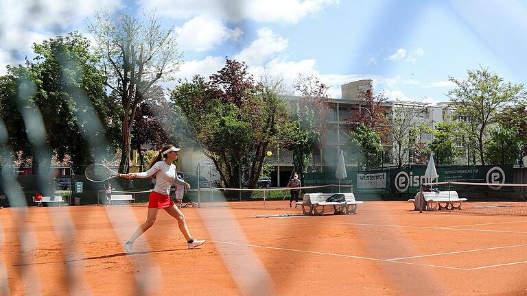Ab Montag (11. Mai) geht es in Bayern wieder raus auf die Tennisplätze. Ab Montag (11. Mai) geht es in Bayern wieder raus auf die Tennisplätze.