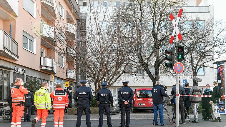 Ein großes Aufgebot war für die Räumung in Würzburg-Grombühl vor Ort, die Aktion lief jedoch ohne Zwischenfälle.