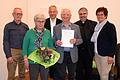 Für seine 40-jährige verdienstvolle Arbeit im Vorstand des Vereins Sozialstation Sankt Michael Werneck wurde Otto Friedrich (Mitte, mit Ehefrau Anni) mit dem Ehrenzeichen in Gold des Deutschen Caritasverbands ausgezeichnet. Bei der Verleihung dabei waren (von links): Vereinsvorsitzender Hans Friedrich, Einrichtungsleiter Ulrich Buchholz, Domkapitular Clemens Bieber und zweite Vorsitzende Edeltraud Baumgartl.