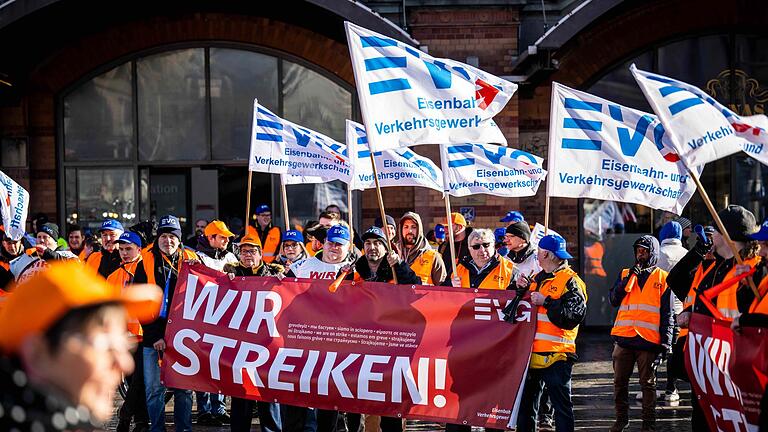 Warnstreik.jpeg       -  Am 4. Juli droht laut der Bild ein neuer Bahnstreik der EVG.