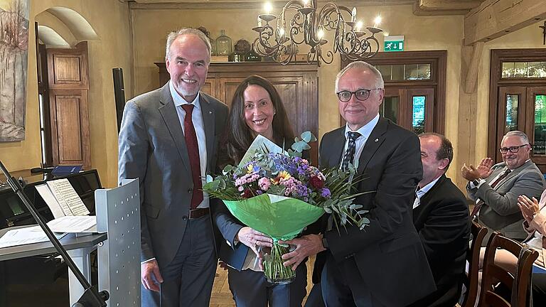 Birgit Müller-Kolbert (Mitte ) übernimmt die Nachfolge von Günther Schuhmann (rechts) als Leitung der Palliativakademie.