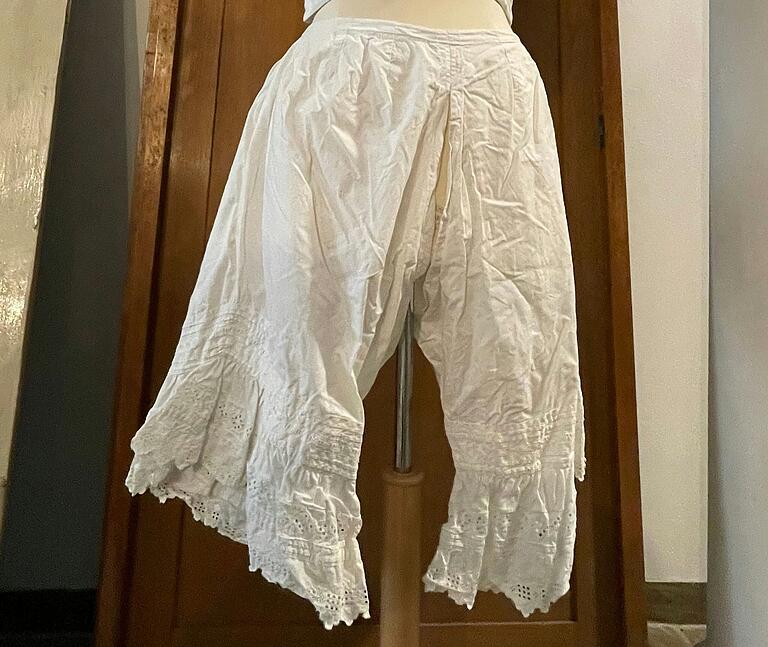Mode im Wandel: Vor Hundert Jahren waren Hosen für Frauen noch ein Tabu. Mode im Wandel: Vor Hundert Jahren waren Hosen für Frauen noch ein Tabu.