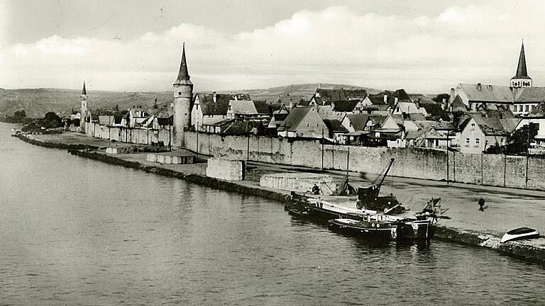 Mainpartie bei Karlstadt mit Schiffen von Michael Henneberger 1959.