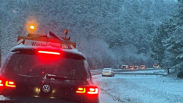 Das Schneetreiben hat am Mittwoch für Chaos zwischen Bad Kissingen und Münnerstadt gesorgt. Das Schneetreiben hat am Mittwoch für Chaos zwischen Bad Kissingen und Münnerstadt gesorgt.