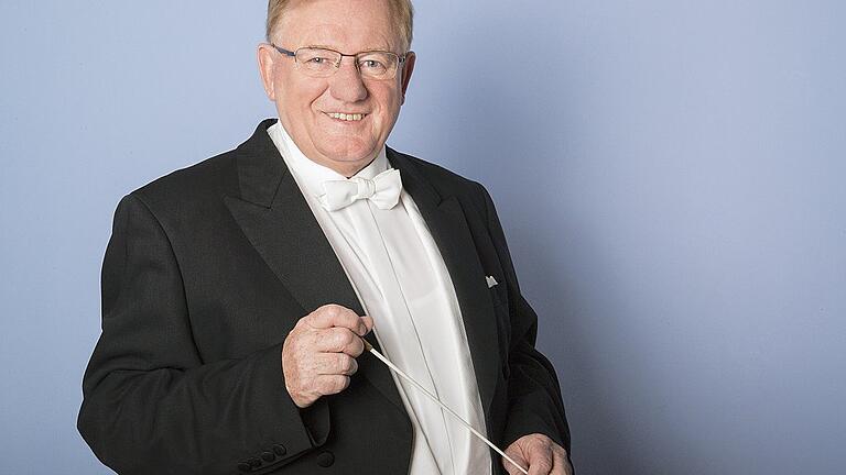 Dirigiert Blasorchester oder Klassik-Ensembles: Ernst Oestreicher