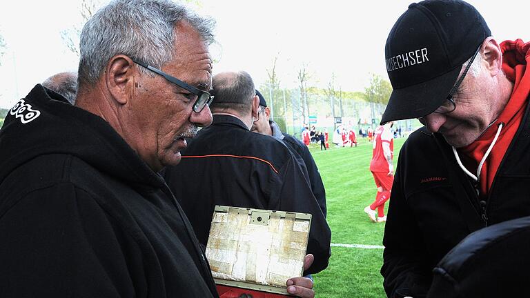 Rhöner Fußball-Nachlese - Ein Hoch auf alle Platz-Kassiere – wie hier in Reiterswiesen. Rhöner Fußball-Nachlese - Ein Hoch auf alle Platz-Kassiere – wie hier in Reiterswiesen.