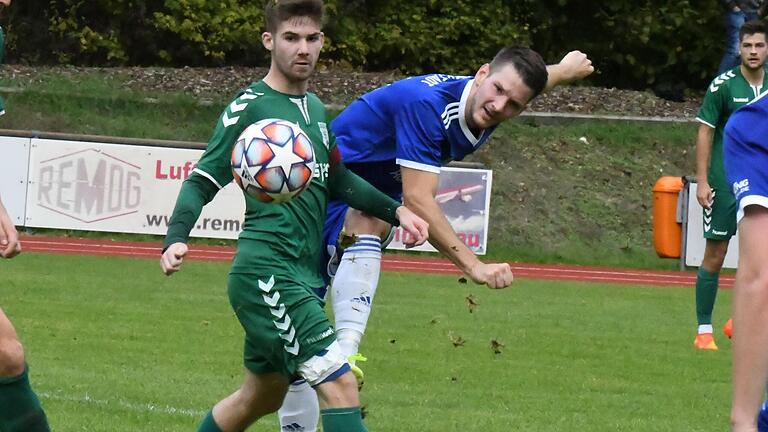 Zeigt nach seiner Verletzung wieder vollen Einsatz für seinen TSV Münnerstadt: Simon Snaschel (rechts). Foto: Archiv/Hopf       -  Zeigt nach seiner Verletzung wieder vollen Einsatz für seinen TSV Münnerstadt: Simon Snaschel (rechts). Foto: Archiv/Hopf