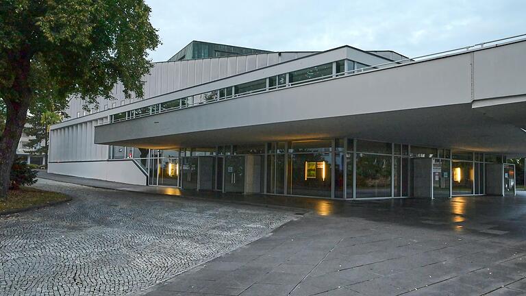 Ab Januar 2022 hat das Theater der Stadt Schweinfurt, das derzeit wegen Generalsanierung geschlossen ist, einen neuen Leiter. Es kommt Christof Wahlefeld aus Bielefeld an den Main. Ab Januar 2022 hat das Theater der Stadt Schweinfurt, das derzeit wegen Generalsanierung geschlossen ist, einen neuen Leiter. Es kommt Christof Wahlefeld aus Bielefeld an den Main.