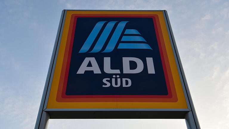 Aldi-Süd       -  Mit seiner neuen Modekollektion hat Aldi Süd für einige Lacher gesorgt.