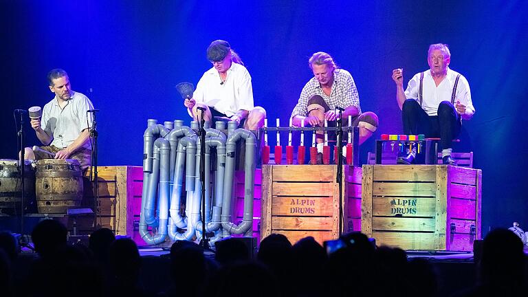 Toni Bartls Alpin Drums beim Nachsommer Schweinfurt: 'Der Berg groovt!'. Toni Bartls Alpin Drums beim Nachsommer Schweinfurt: 'Der Berg groovt!'.