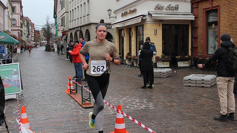 Unterwegs zum neuen Streckenrekord: Laura Zimmermann aus Würzburg Unterwegs zum neuen Streckenrekord: Laura Zimmermann aus Würzburg