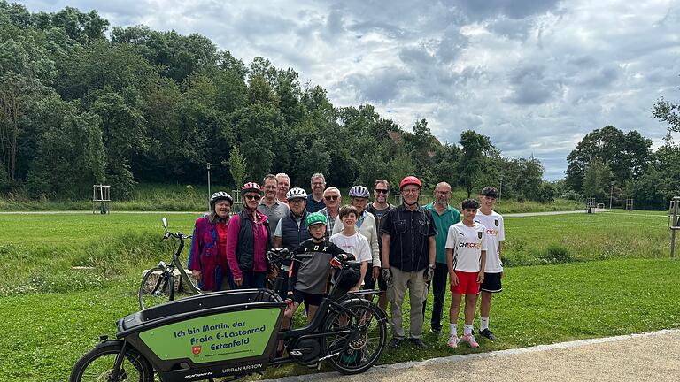 Rast im Bürgerpark mit 'Martin' und einigen Teilnehmern.