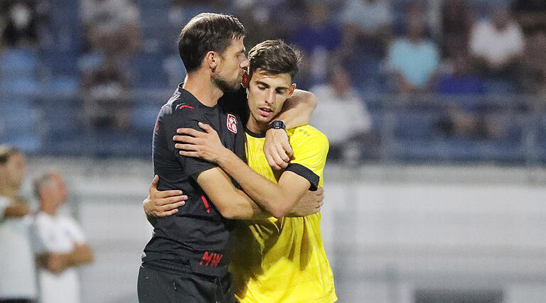 'Er versucht das Spiel immer an sich zu reißen', sagt Kickers-Trainer Marco Wildersinn (links) über Ivan Franjic (rechts)