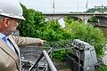 Das Heizkraftwerkt Würzburg entnimmt dem Main Kühlwasser und leitet es anschließend zum größten Teil wieder gereinigt und erwärmt in den Fluss zurück.
