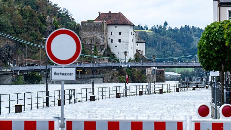 Hochwasser in Passau       -  Die Donau schwillt in Passau wieder an. (Archivbild)