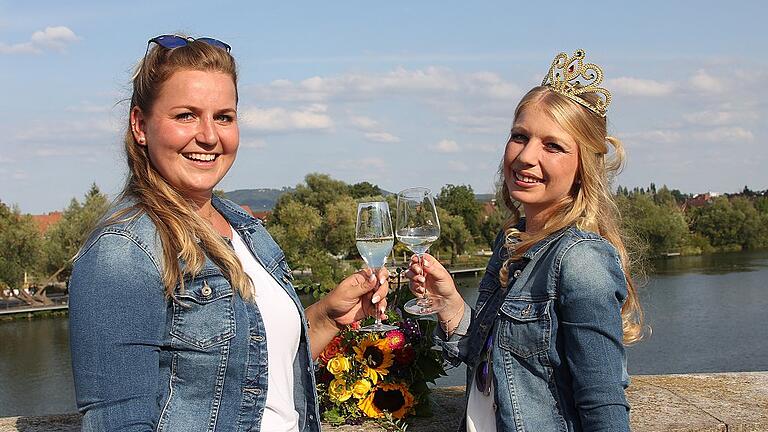 Ohne die beste Freundin hätte es vielleicht nicht mit dem Titel geklappt. Angelina Hagenauer hat Kristin Weißenberger beraten. Am Abend stoßen sie auf einen gelungen Tag an. Ohne die beste Freundin hätte es vielleicht nicht mit dem Titel geklappt. Angelina Hagenauer hat Kristin Weißenberger beraten. Am Abend stoßen sie auf einen gelungen Tag an.