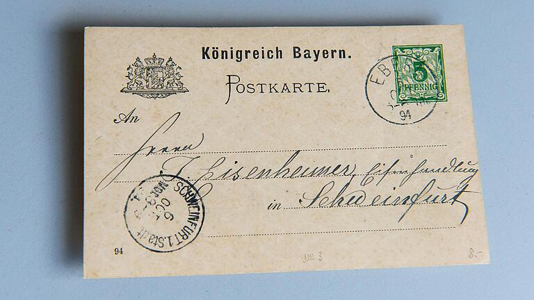 Die Kundenbestellungen trafen mit Postkarten ein. Die Kundenbestellungen trafen mit Postkarten ein.
