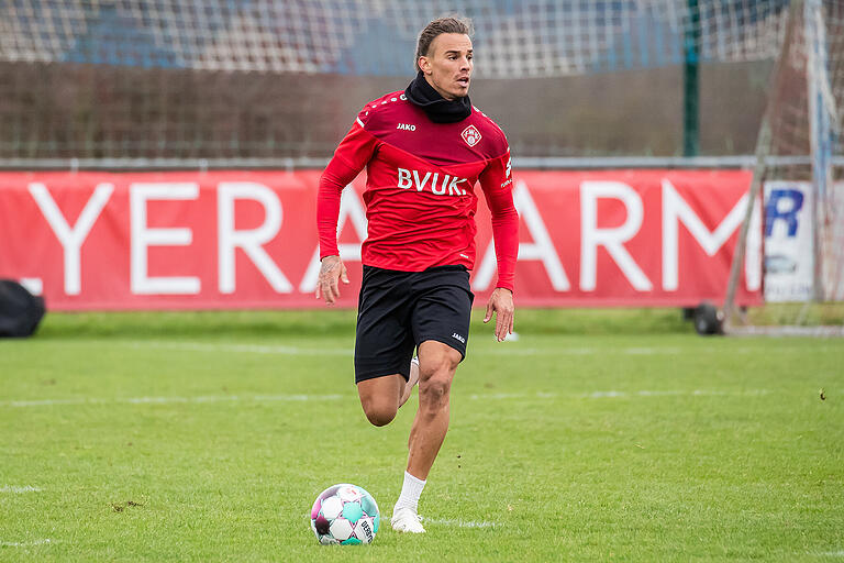 Erstes Training mit den Würzburger Kickers: Rolf Feltscher