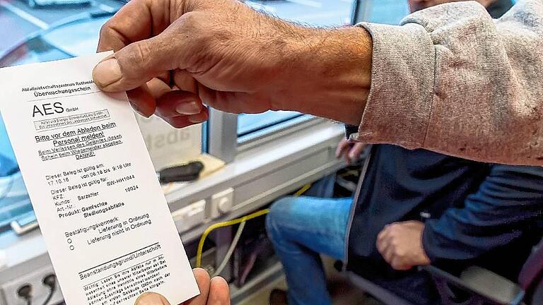 Täglich werden 130 Laster an der „Zentrale“ gewogen.