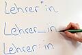 Würde das angekündigte Genderverbot an bayerischen Schulen den Alltag an Würzburger Gymnasien und Realschulen ändern?