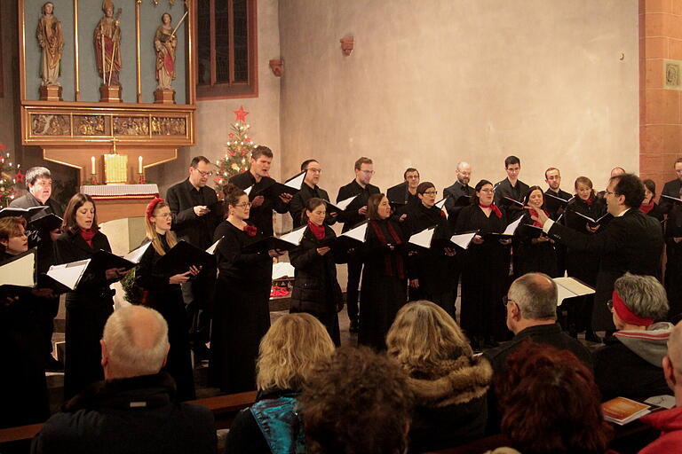 Blick in die Reihen des Chores 'Cantabile Regensburg'. Blick in die Reihen des Chores 'Cantabile Regensburg'.