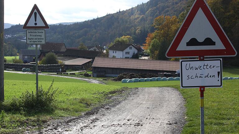 Aus touristischer Sicht fast wie gemalt ist dieses Stück Radweg zwischen Partenstein und Lohr. An Regentagen wird es für Alltagsradfahrer jedoch zum matschigen Schotterweg. Das neue Radverkehrskonzept empfiehlt, hier einen direkteren und durchgehend asphaltierten Radweg zu bauen. Aus touristischer Sicht fast wie gemalt ist dieses Stück Radweg zwischen Partenstein und Lohr. An Regentagen wird es für Alltagsradfahrer jedoch zum matschigen Schotterweg. Das neue Radverkehrskonzept empfiehlt, hier einen direkteren und durchgehend asphaltierten Radweg zu bauen.
