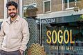 Hassan Arjmand, Besitzer des Restaurants 'Luisengarten' in Würzburg eröffnet am Montag seinen Streetfood-Imbis 'Solgol' in der Theaterstraße.&nbsp;