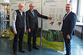 Eröffnet wurde die 'Analog bis Digital' am Amt für Ländliche Entwicklung Unterfranken von dem Leiter des Amtes für Digitalisierung, Breitband und Vermessung Würzburg Emil Fischer, dem Leiter der Bayerischen Verwaltung für Ländliche Entwicklung Maximilian Geierhos und dem Behördenleiter des Amtes für Ländliche Entwicklung Unterfranken Ottmar Porzelt.