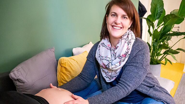 Sich Zeit für die Frauen nehmen können: Das ist Hebamme Carina Göbel-Lieblein wichtig. Sich Zeit für die Frauen nehmen können: Das ist Hebamme Carina Göbel-Lieblein wichtig.