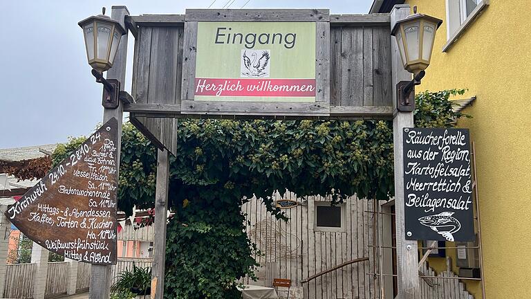 Kirchweih in Ermershausen: 'Nicht reserviert? Schlecht!' Beim Wirtsvater war dann doch noch ein Plätzchen frei. Kirchweih in Ermershausen: 'Nicht reserviert? Schlecht!' Beim Wirtsvater war dann doch noch ein Plätzchen frei.