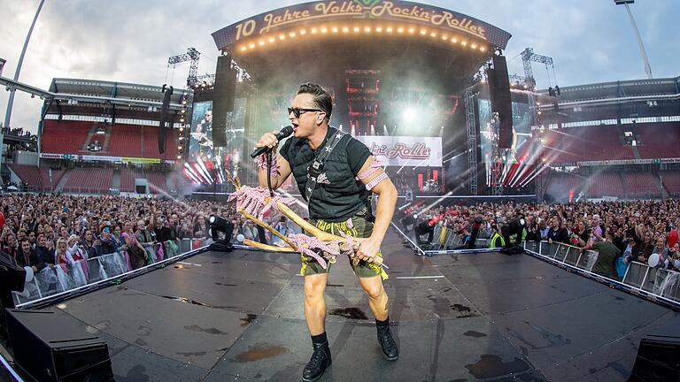 Der Volks-Rock'n'Roller: Andreas Gabalier begeisterte im ausverkauften Nürnberger Max-Morlock-Stadion 45 000 Fans.