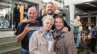 Begeistertes Publikum bei 'Rock meets Classic' am Sonntag 13.04.25 in der tectake Arena in Würzburg.