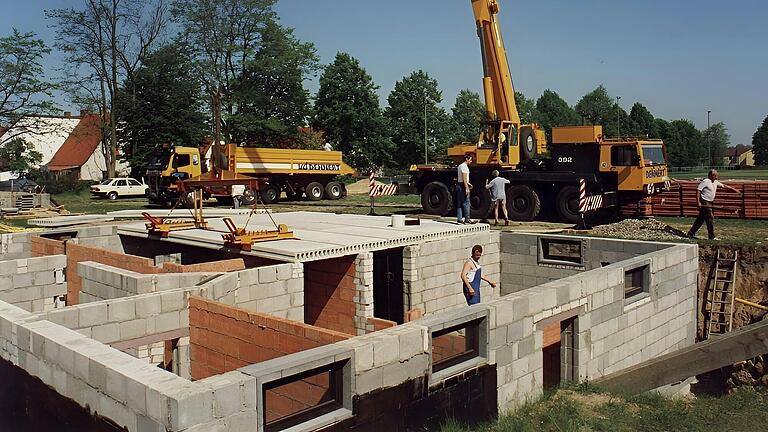 In einem großen Gemeinschaftsprojekt bauten sich die Mitglieder des SSV Kitzingen vor 30 Jahren ihr Siedlerheim.