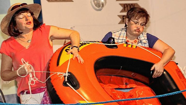 Viel Freude hatte das Publikum beim diesjährigen Theaterstück „Loverboot sticht in See' der Laienspielgruppe Stetten. Viel Freude hatte das Publikum beim diesjährigen Theaterstück „Loverboot sticht in See' der Laienspielgruppe Stetten.