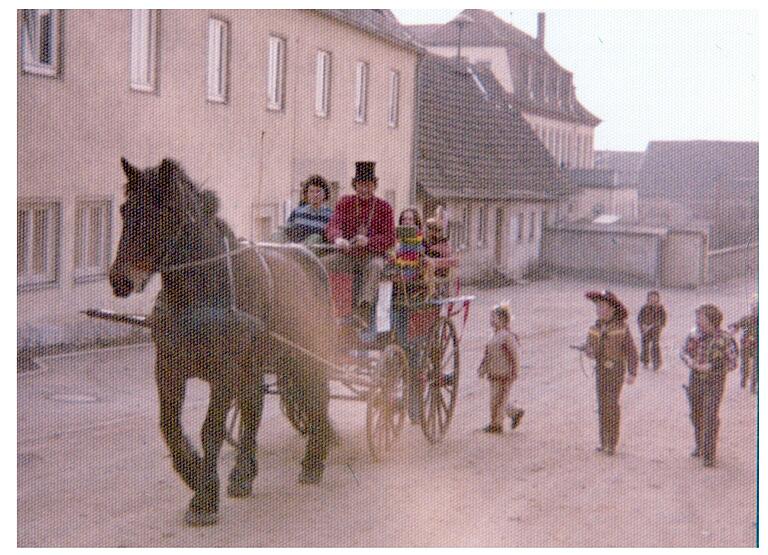 Ein Pferd samt Kutsche zog einst zur Freude der Kinder an Fasching durch Eichelsdorf.