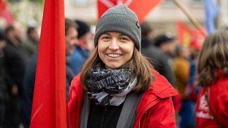 Miriam Schmitt (27) hat Angst, dass sie sich ohne einen Job in der Industrie später in ihrem Leben nichts mehr leisten kann.