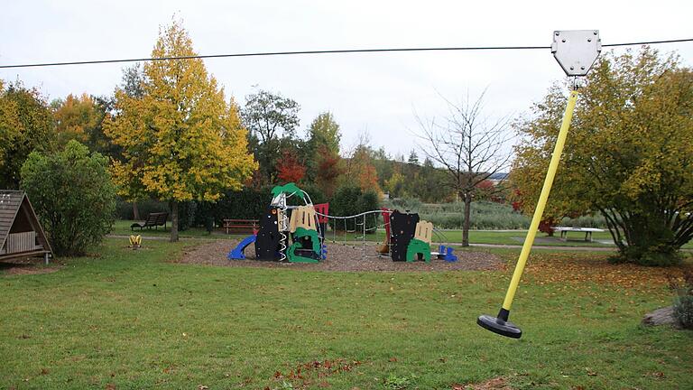 Der Spielplatz an den Maradiesseen wird zum Inklusionsspielplatz umgestaltet.