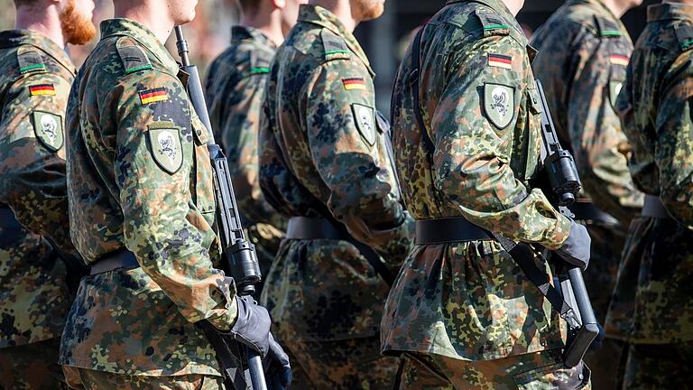 Bundeswehr.jpeg       -  In Deutschland gibt es eine Debatte über die Wiedereinführung der Wehrpflicht.