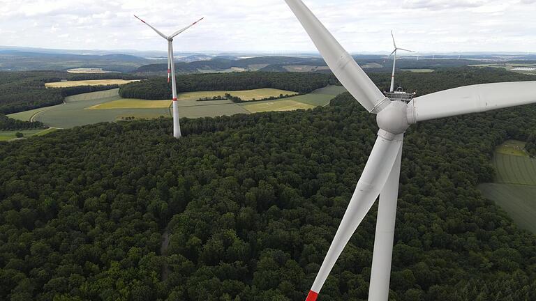 Aktuell wird geprüft, wo in Bad Kissingen Windräder gebaut werden können. Unser Archivbild zeigt Anlagen bei Sulzthal.       -  Aktuell wird geprüft, wo in Bad Kissingen Windräder gebaut werden können. Unser Archivbild zeigt Anlagen bei Sulzthal.