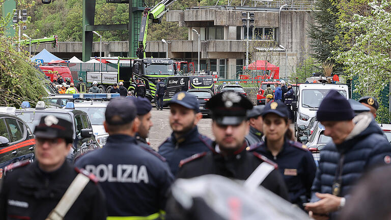 Tote bei Explosion in Italien.jpeg       -  Der Rettungseinsatz in dem Wasserkraftwerk wird fortgesetzt, doch die Hoffnung schwindet.