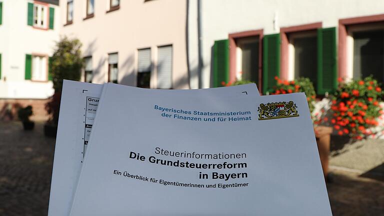 Wer seine Grundsteuererklärung nicht fristgerecht abgegeben hat, bekommt erst einmal ein Erinnerungs-Schreiben, bevor die Behörden zu Sanktionen schreiten können. Wer seine Grundsteuererklärung nicht fristgerecht abgegeben hat, bekommt erst einmal ein Erinnerungs-Schreiben, bevor die Behörden zu Sanktionen schreiten können.