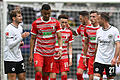 Eintracht Frankfurt - FC Augsburg.jpeg       -  Im Hintergrund freuen sich Vorlagengeber Ruben Vargas und Torschütze Ermedin Demirovic über das Tor, vorne ist die Miene von Felix Uduokhai angepannt - wie ist die Lage beim FC Augsburg?