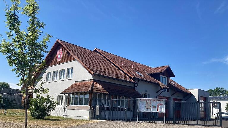 Die Feuerwehr Hohenroth hat gewählt. Erster Kommandant wurde Roland Straub, sein Stellvertreter heißt Thomas Wolf. Sie wurden vom Gemeinderat bestätigt.