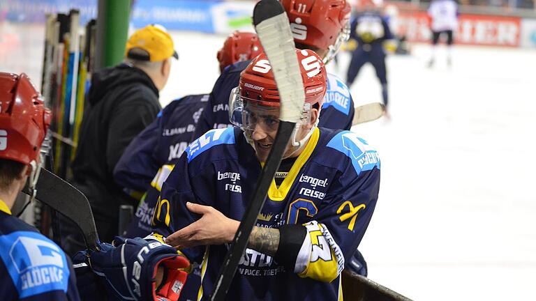 Feiert am Montagabend im Icedome sein Comeback: Mighty Dogs-Kapitän Semjon Bär. - Feiert am Montagabend im Icedome sein Comeback: Mighty Dogs-Kapitän Semjon Bär. Feiert am Montagabend im Icedome sein Comeback: Mighty Dogs-Kapitän Semjon Bär. - Feiert am Montagabend im Icedome sein Comeback: Mighty Dogs-Kapitän Semjon Bär.