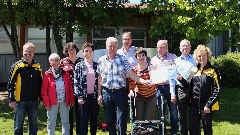 Der Erlös eines Benefizkonzertes ging an die Lebenshilfe Nüdlingen/Schweinfurt.  Foto: Christine Metz       -  Der Erlös eines Benefizkonzertes ging an die Lebenshilfe Nüdlingen/Schweinfurt.  Foto: Christine Metz