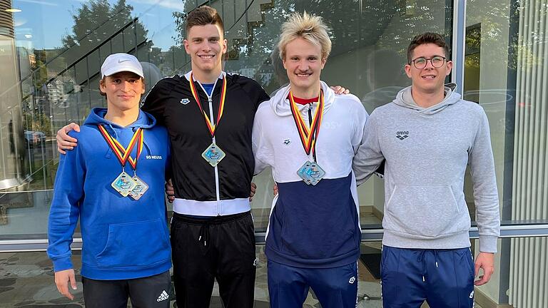 Erfolgreich bei der Deutschen Kurzbahnmeisterschaft in Wuppertal: Aaron Schmidt (SG Neuss), Sebastian Beck, Jan Hercog und Lucas Willinsky vom SV Würzburg 05.