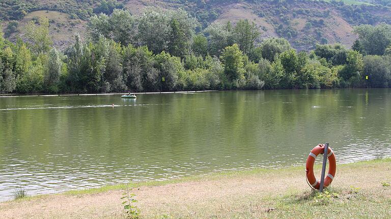 Die Wasserqualität des Badesees Erlabrunn gilt seit mehreren Jahren als ausgezeichnet.